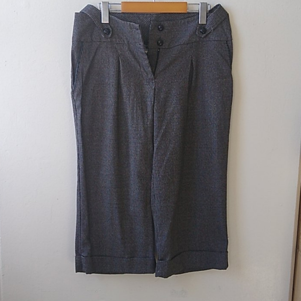 3/$35 Pleated 3/4 pants